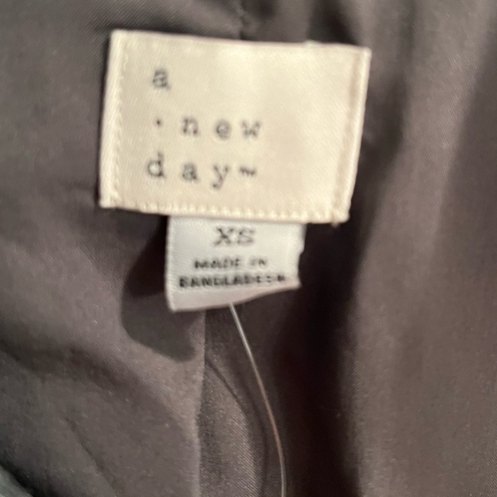 a new day Women's Charcoal Pinstripe Blazer Sz XS- NWT - Picture 5 of 5